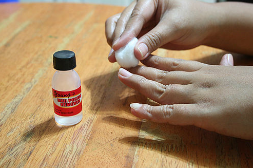 how to remove shellac nail polish at home with foil