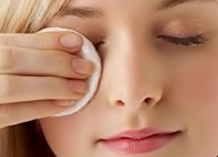 How To Remove Mascara Without Losing Eyelashes